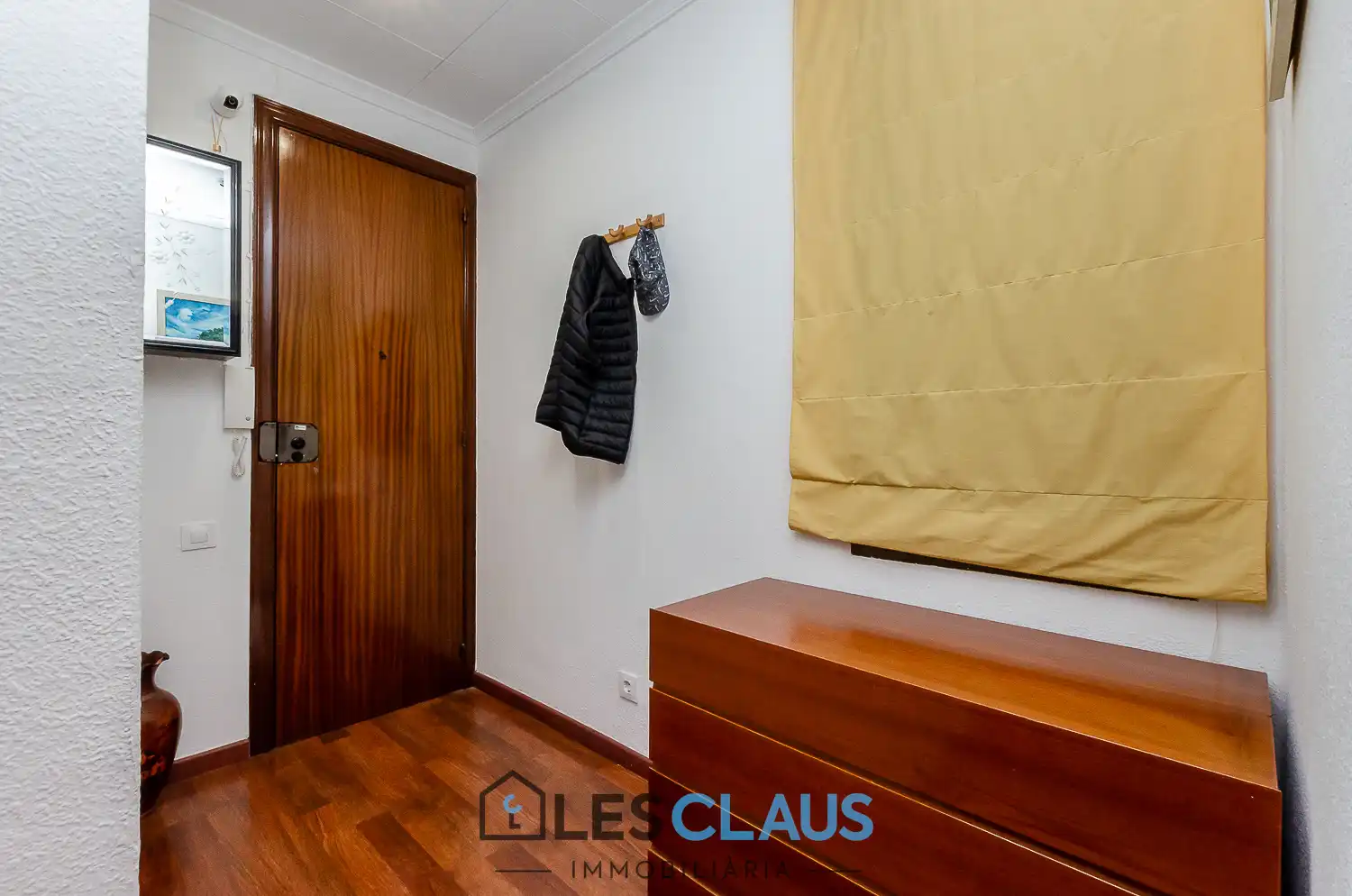 Flat for sale in Barcelona  with Air Conditioner and Balcony