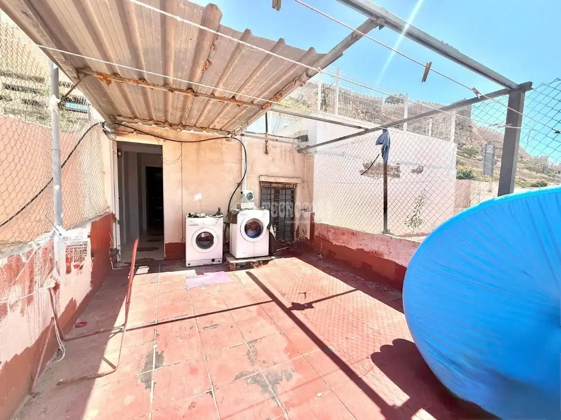 Casa adosada en venda en Almería amb Terrassa i Balcó