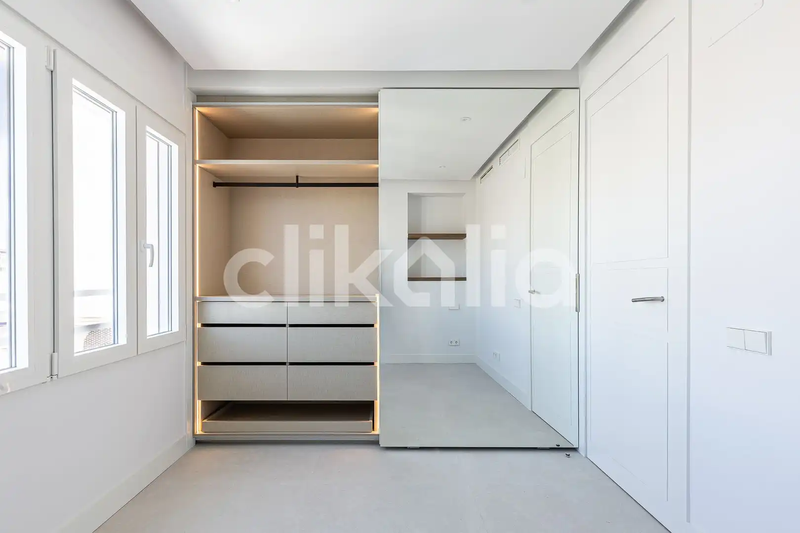 Bedroom of Attic for sale in Madrid  with Air Conditioner, Heating and Terrace