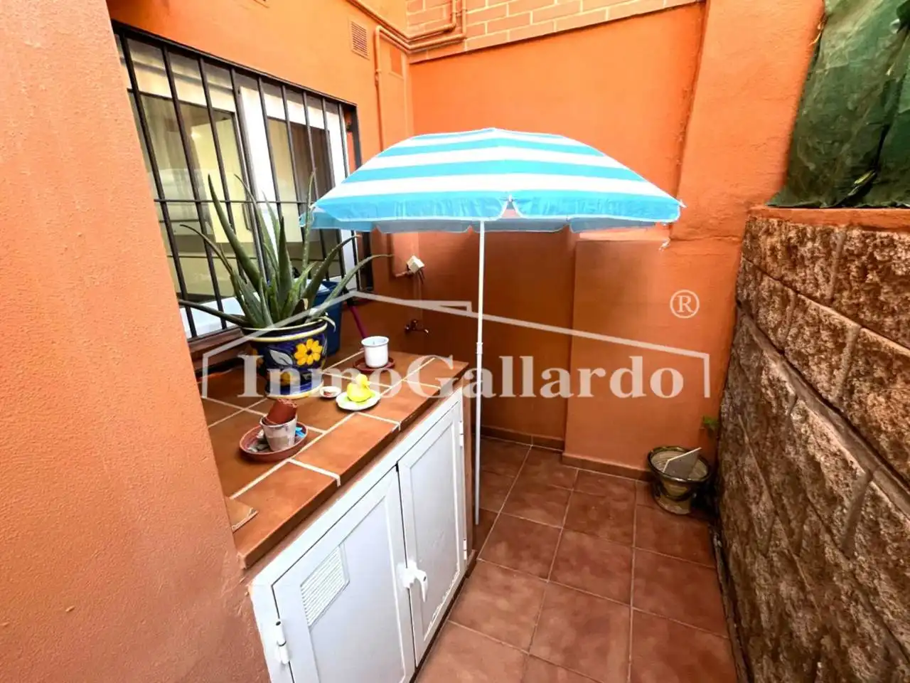 Außenansicht von Wohnung zum Verkauf in Rincón de la Victoria mit Klimaanlage, Terrasse und Abstellraum