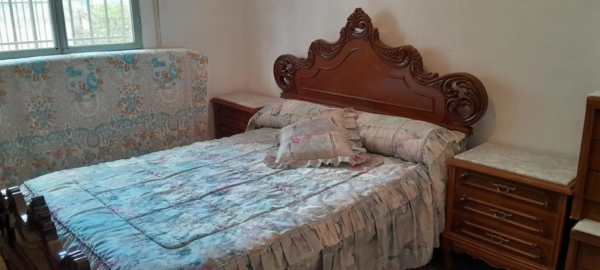 Dormitori de Casa o xalet en venda en Yecla amb Piscina i Moblat