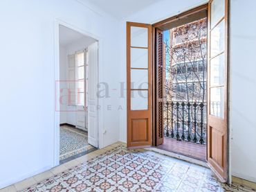 Appartamento con balcone in vendita a Eixample