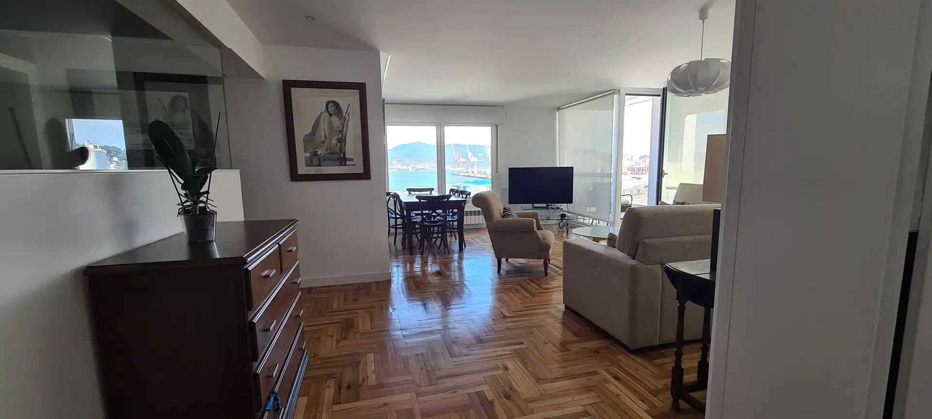 Living room of Flat for rent in Vigo   with Heating, Parquet flooring and Oven