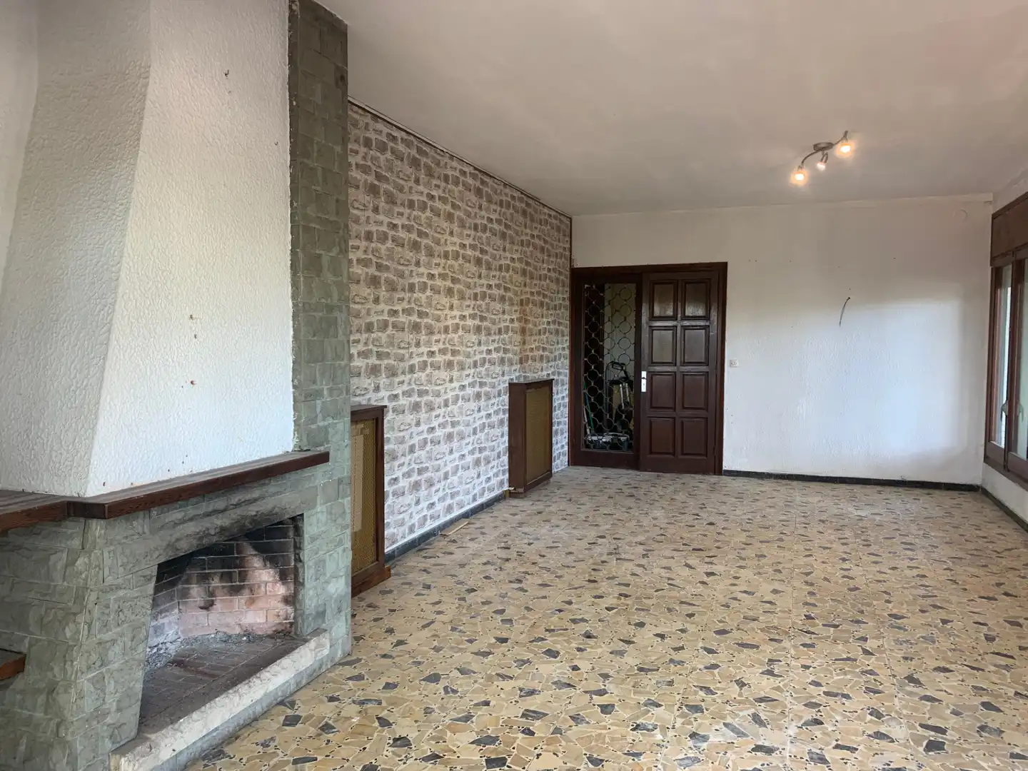 Living room of Ground floor for sale in Castelldefels  with Private garden, Terrace and Storage room