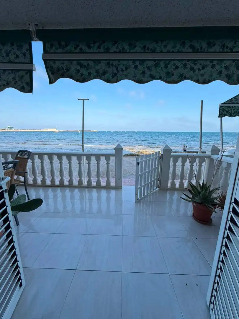 Terraza de Piso de alquiler en Torrevieja con Amueblado