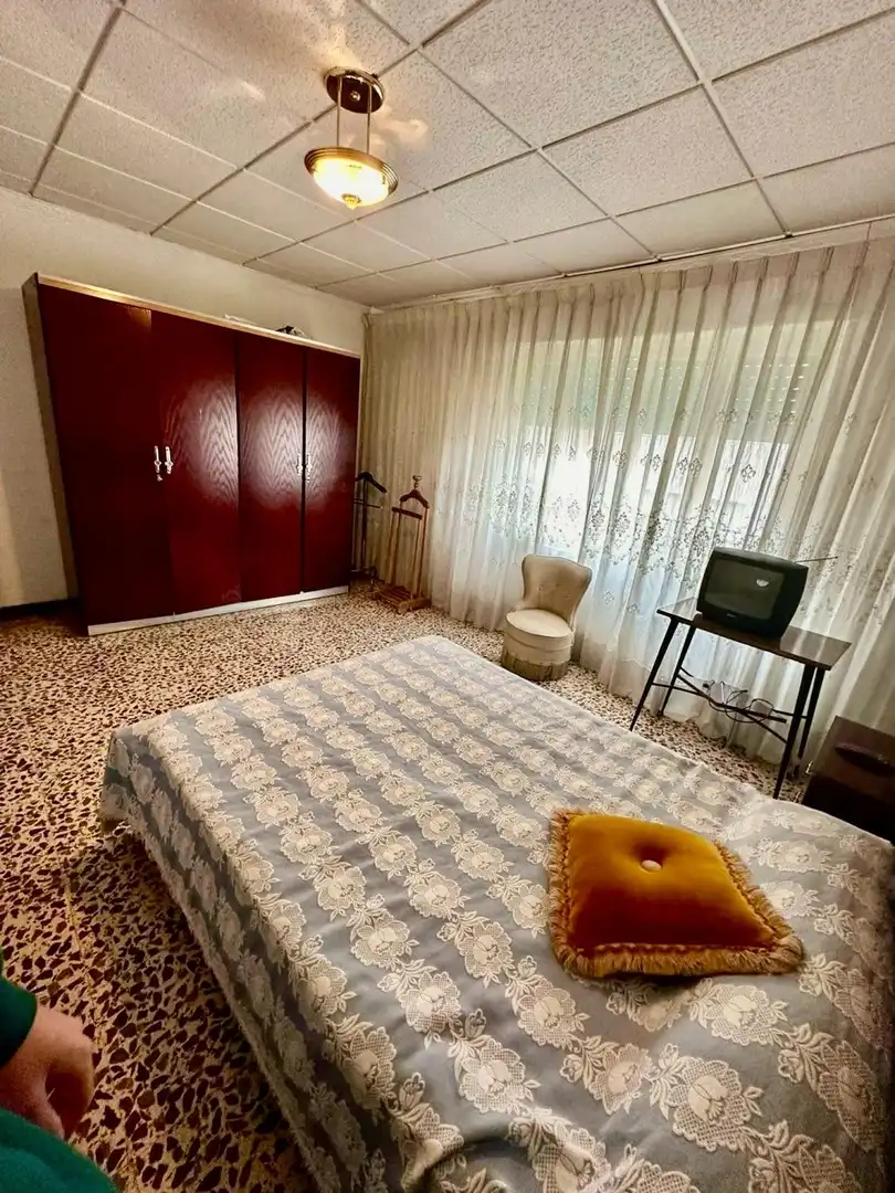 Habitación de Edificio en venta en Elda