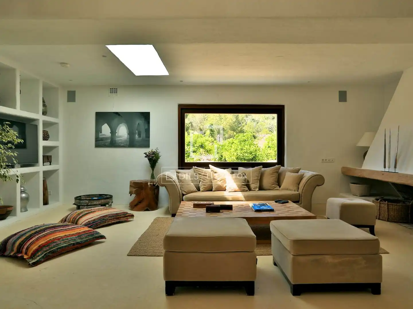 Living room of Country homes for sale in Santa Eulària des Riu  with Air Conditioner, Heating and Private garden