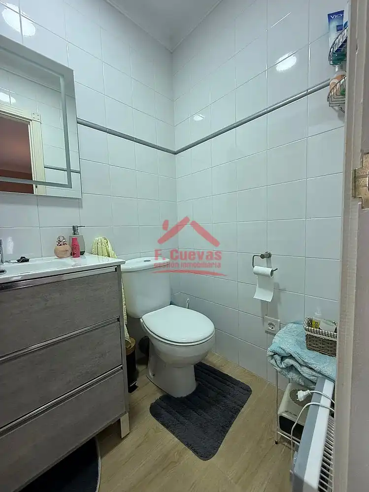 Badezimmer von Maisonette zum Verkauf in Vélez-Málaga mit Klimaanlage, Heizung und Terrasse