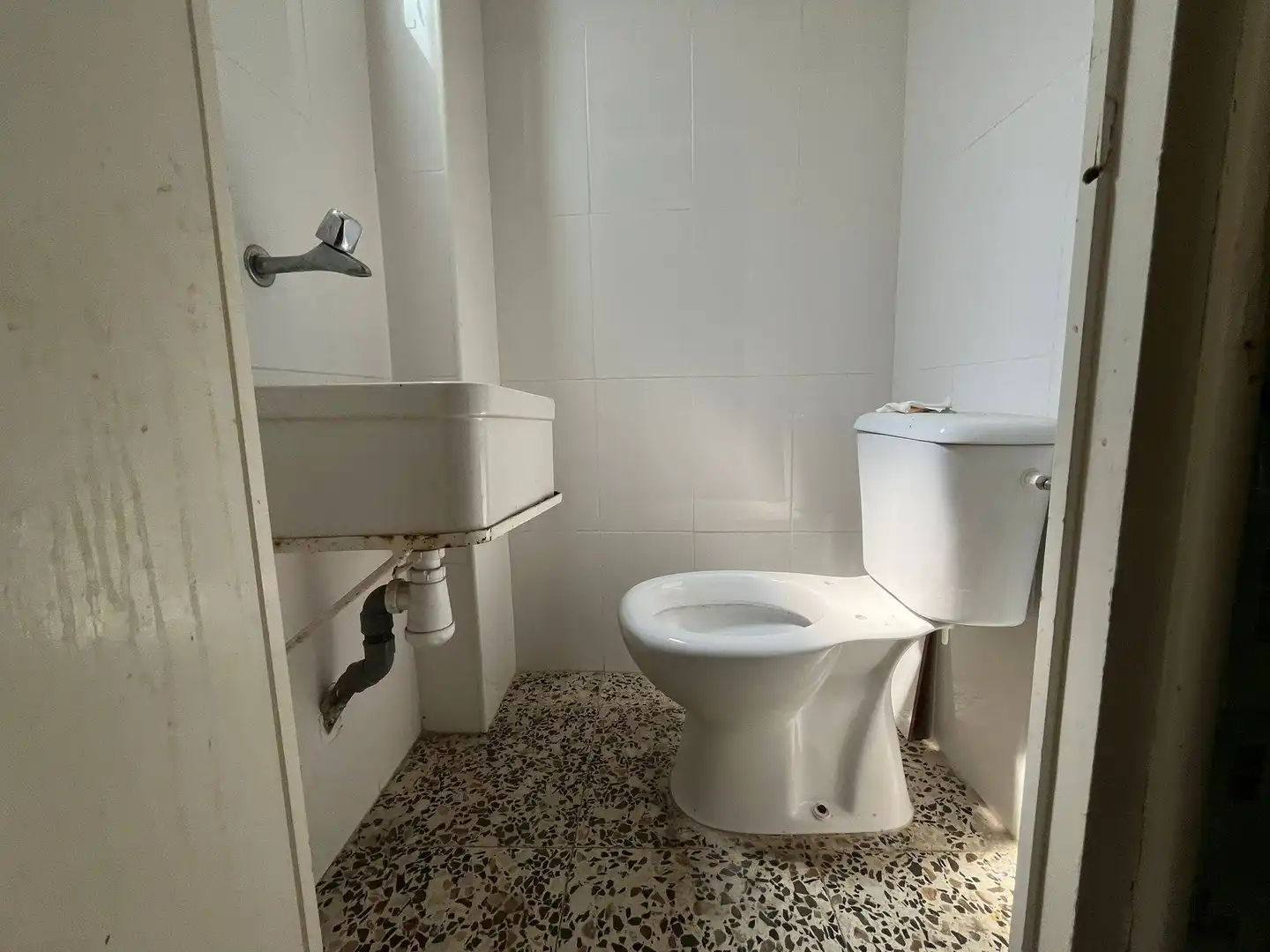 Bathroom of Flat for sale in Elche / Elx  with Storage room and Balcony