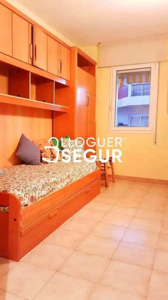 Piso de alquiler en Marítim, Centre