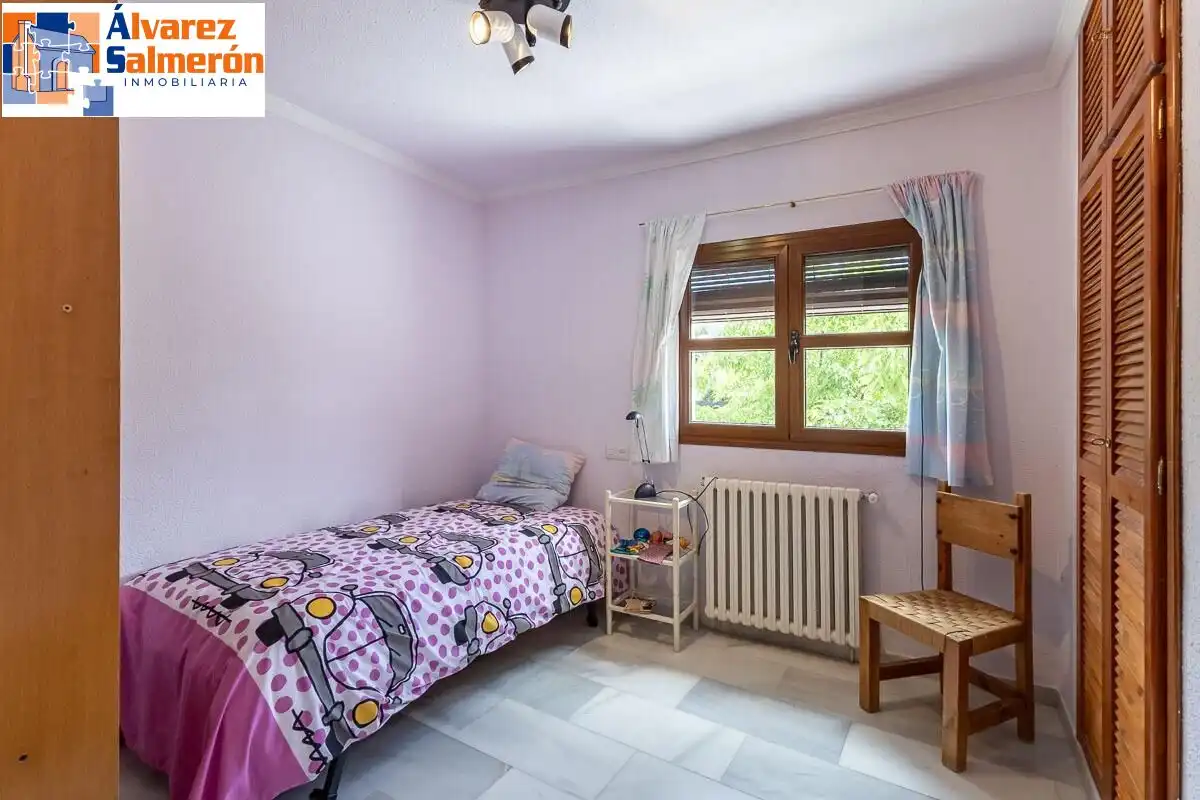 Habitación de Casa o chalet en venta en Huétor Vega con Aire acondicionado, Calefacción y Jardín privado