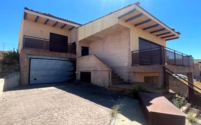 Vista exterior de Casa o xalet en venda en Layos amb Jardí privat i Terrassa