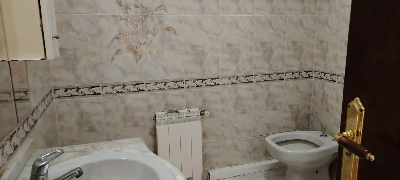 Badezimmer von Wohnung zum Verkauf in Vigo  mit Möbliert