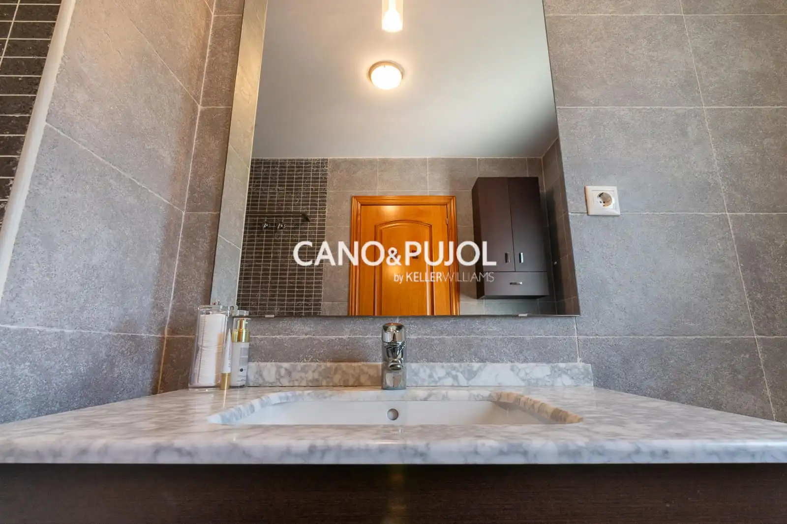 Baño de Casa o chalet en venta en Corbera de Llobregat con Calefacción, Terraza y Trastero