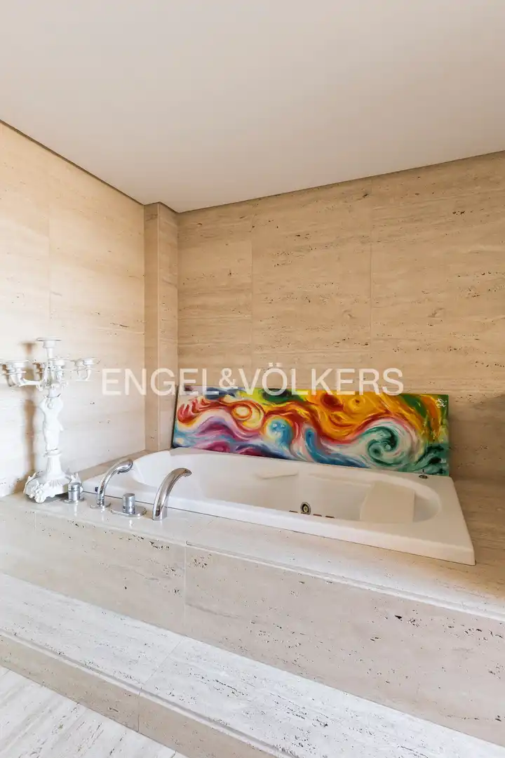 Bathroom of Houses for sale in Velilla de San Antonio  with Air Conditioner, Heating and Terrace