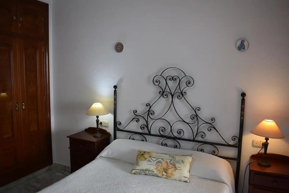 Dormitori de Apartament de lloguer en Almuñécar amb Aire condicionat, Terrassa i Moblat