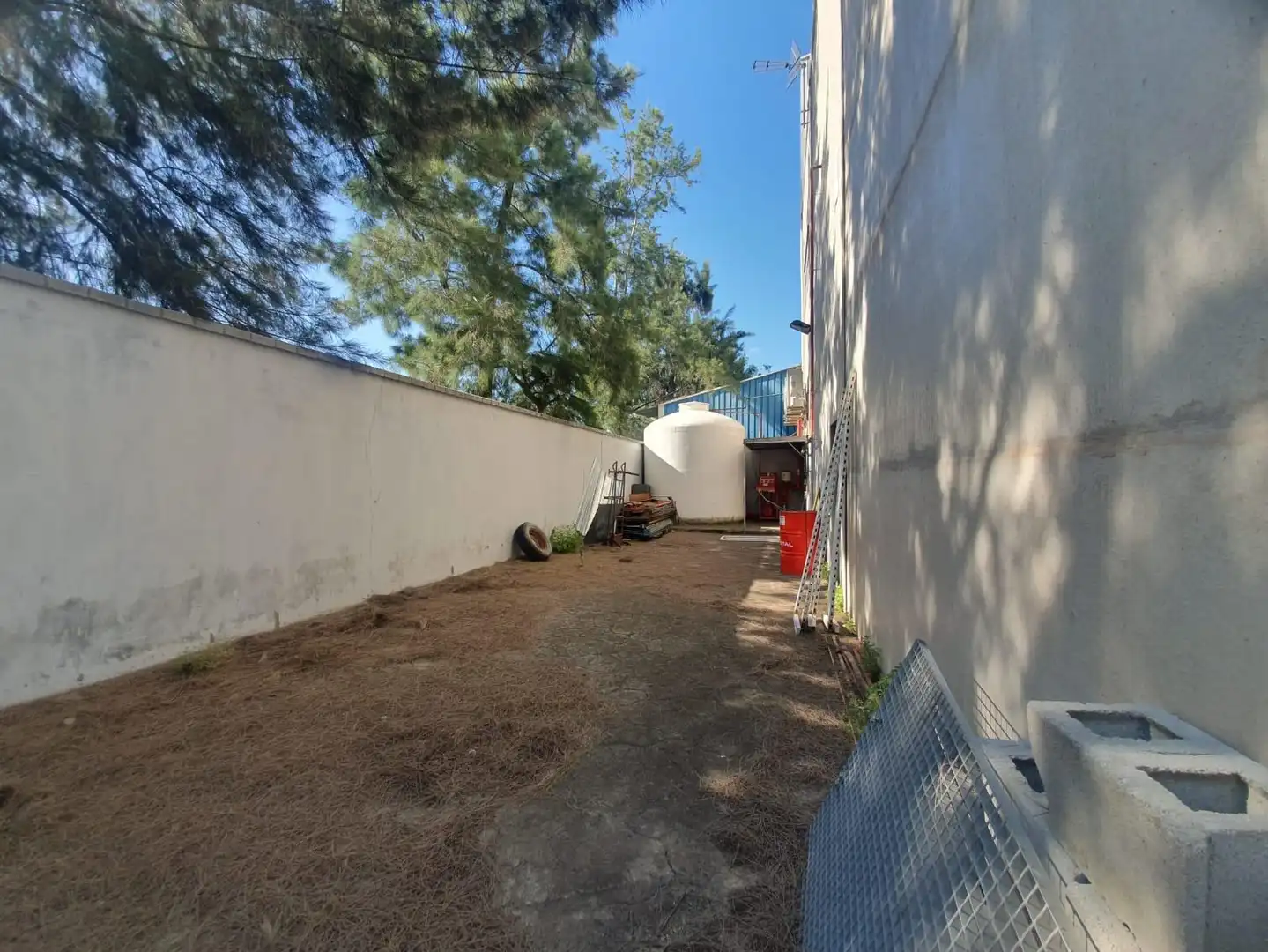 Parking of Industrial buildings for sale in Algeciras