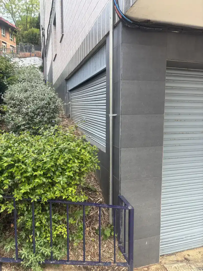Vista exterior de Planta baixa en venda en Portugalete amb Jardí privat