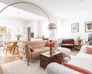 Living room of Apartment for sale in  Barcelona Capital  with Air Conditioner, Heating and Parquet flooring