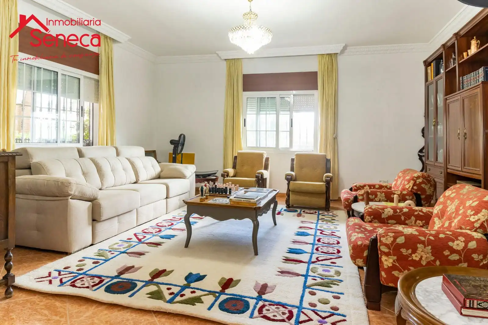 Living room of Houses for sale in La Carlota  with Air Conditioner, Heating and Private garden