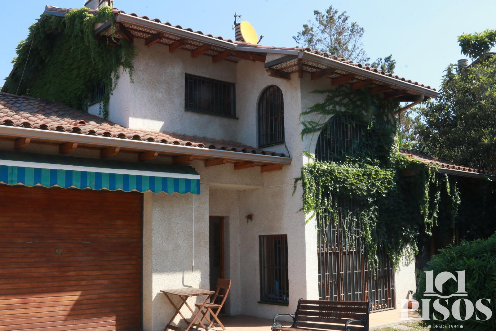 Vista exterior de Casa o xalet en venda en Población de Arroyo amb Aire condicionat, Calefacció i Jardí privat