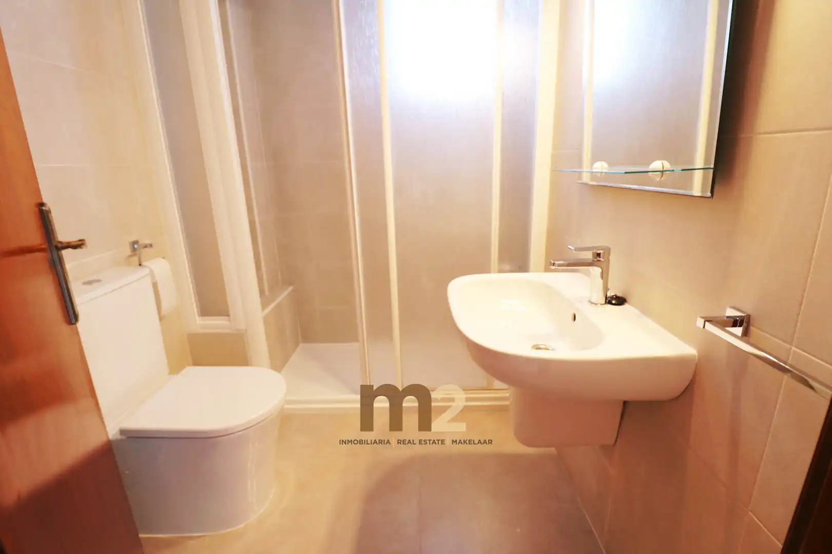 Bany de Apartament de lloguer en Guardamar del Segura amb Terrassa, Forn i Rentadora