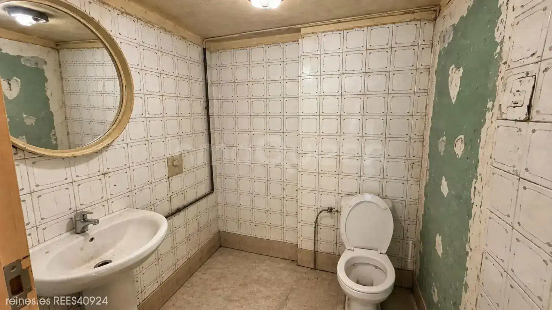Bany de Local en venda en Zaragoza