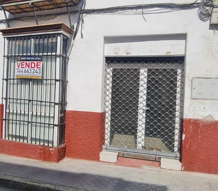 Vista exterior de Local en venda en Lebrija