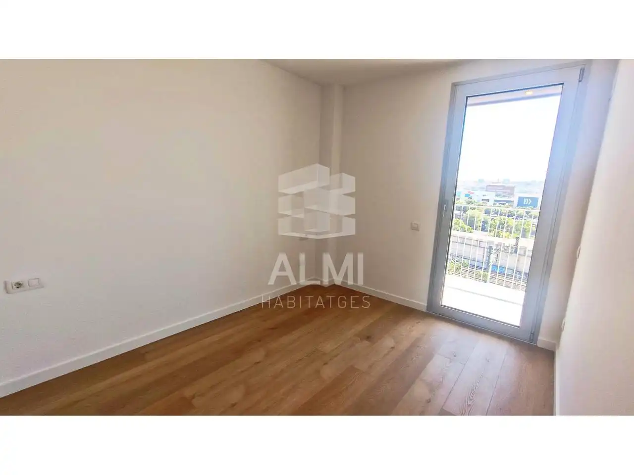 Dormitori de Apartament de lloguer en Barcelona amb Aire condicionat, Calefacció i Parquet