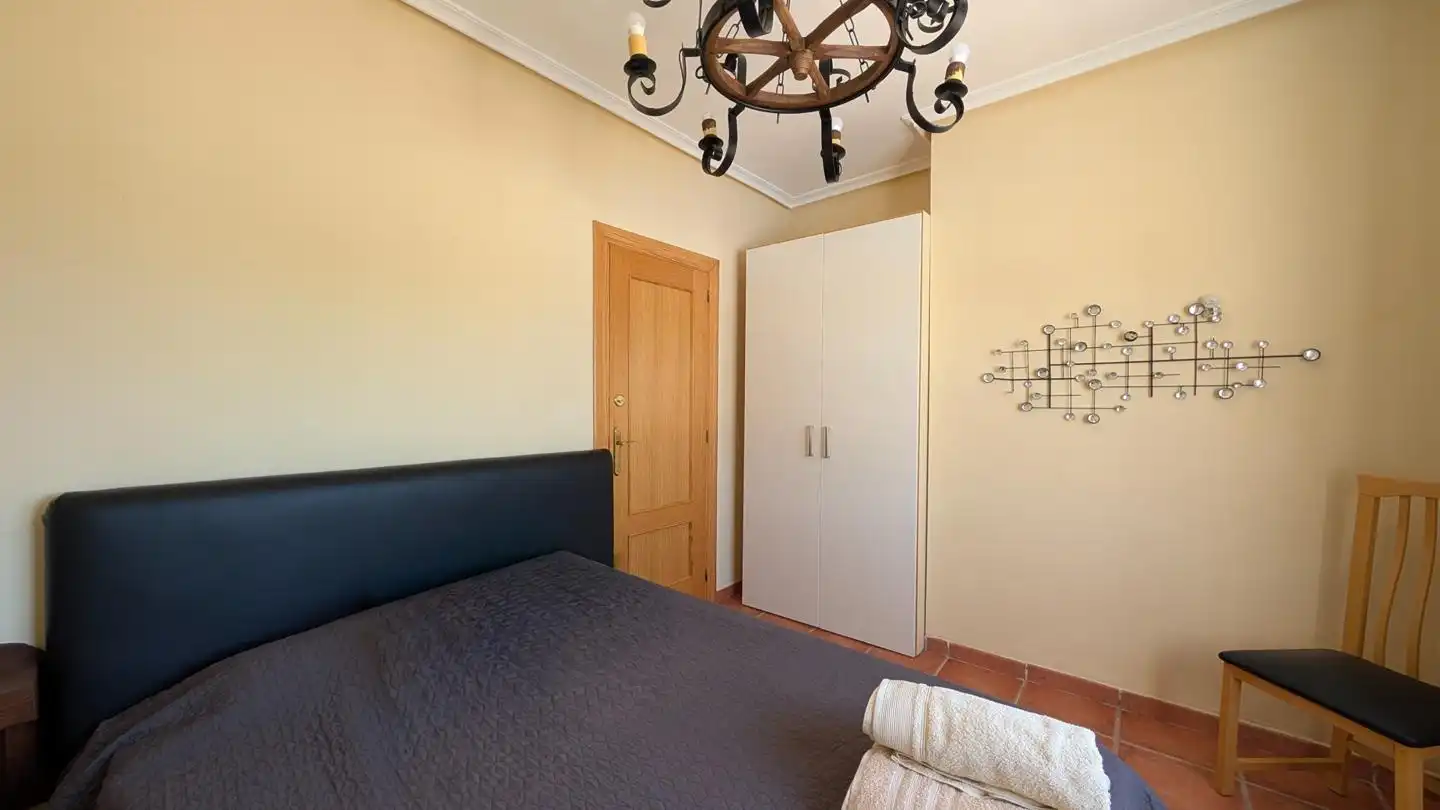 Dormitori de Casa o xalet en venda en Elche / Elx amb Aire condicionat, Jardí privat i Terrassa