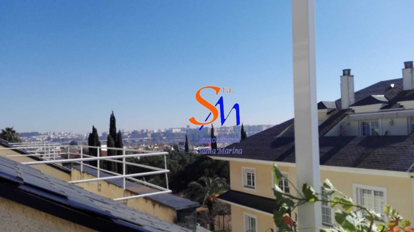 Exterior view of Duplex for sale in Badajoz Capital  with Air Conditioner, Heating and Private garden
