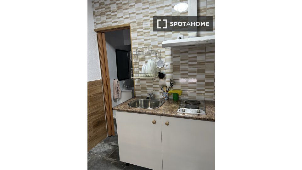 Cuina de Pis de lloguer en  Barcelona Capital amb Aire condicionat, Calefacció i Moblat