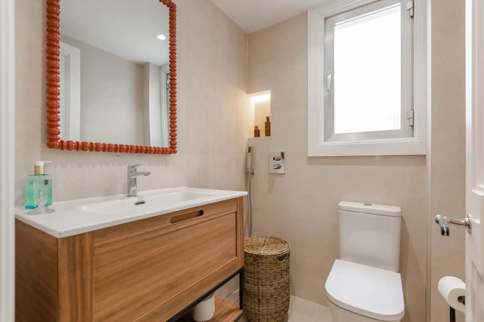Baño de Piso de alquiler en  Pamplona / Iruña con Aire acondicionado, Calefacción y Terraza