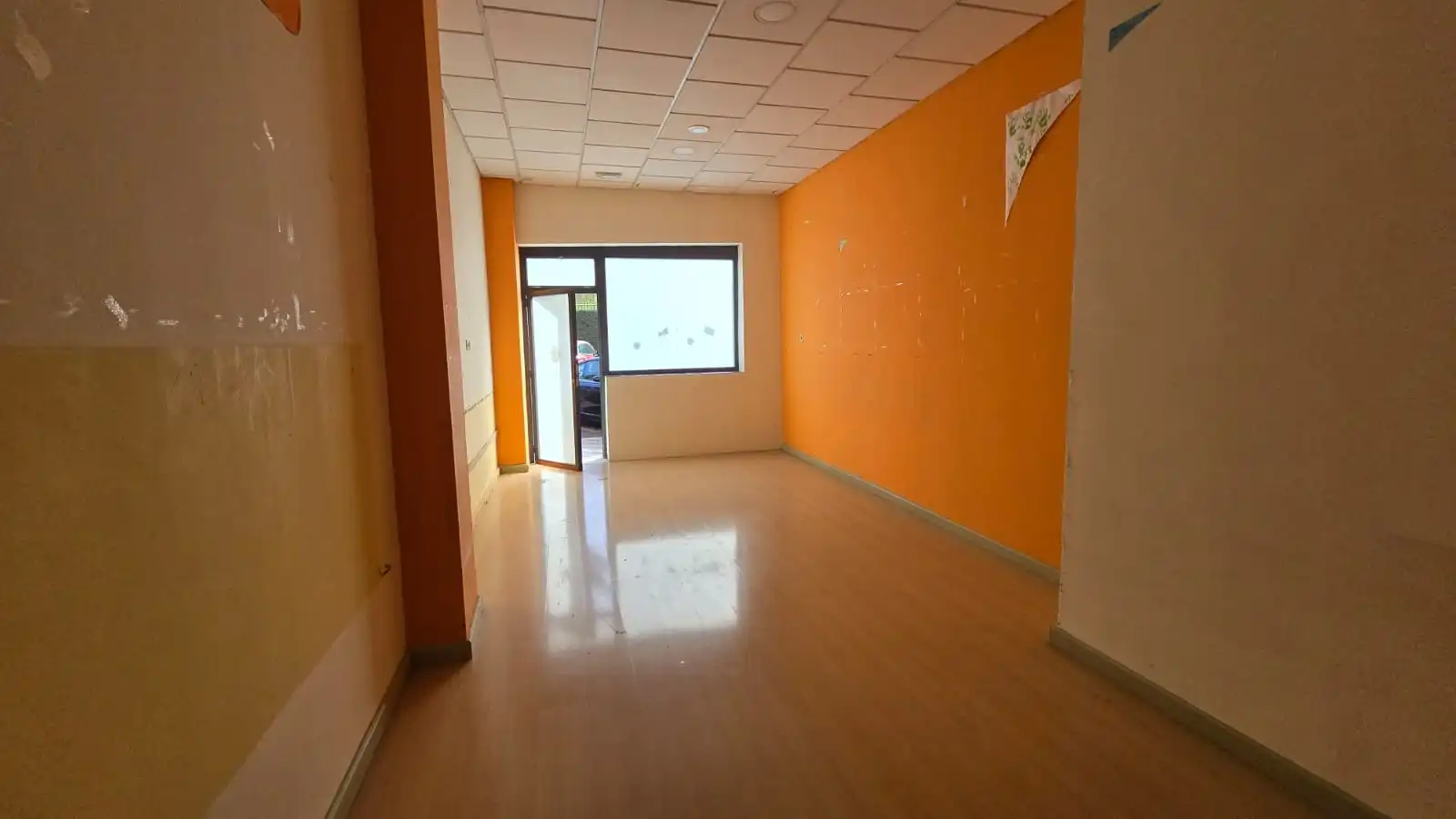 Local comercial en venda a Úbeda, imagen 2