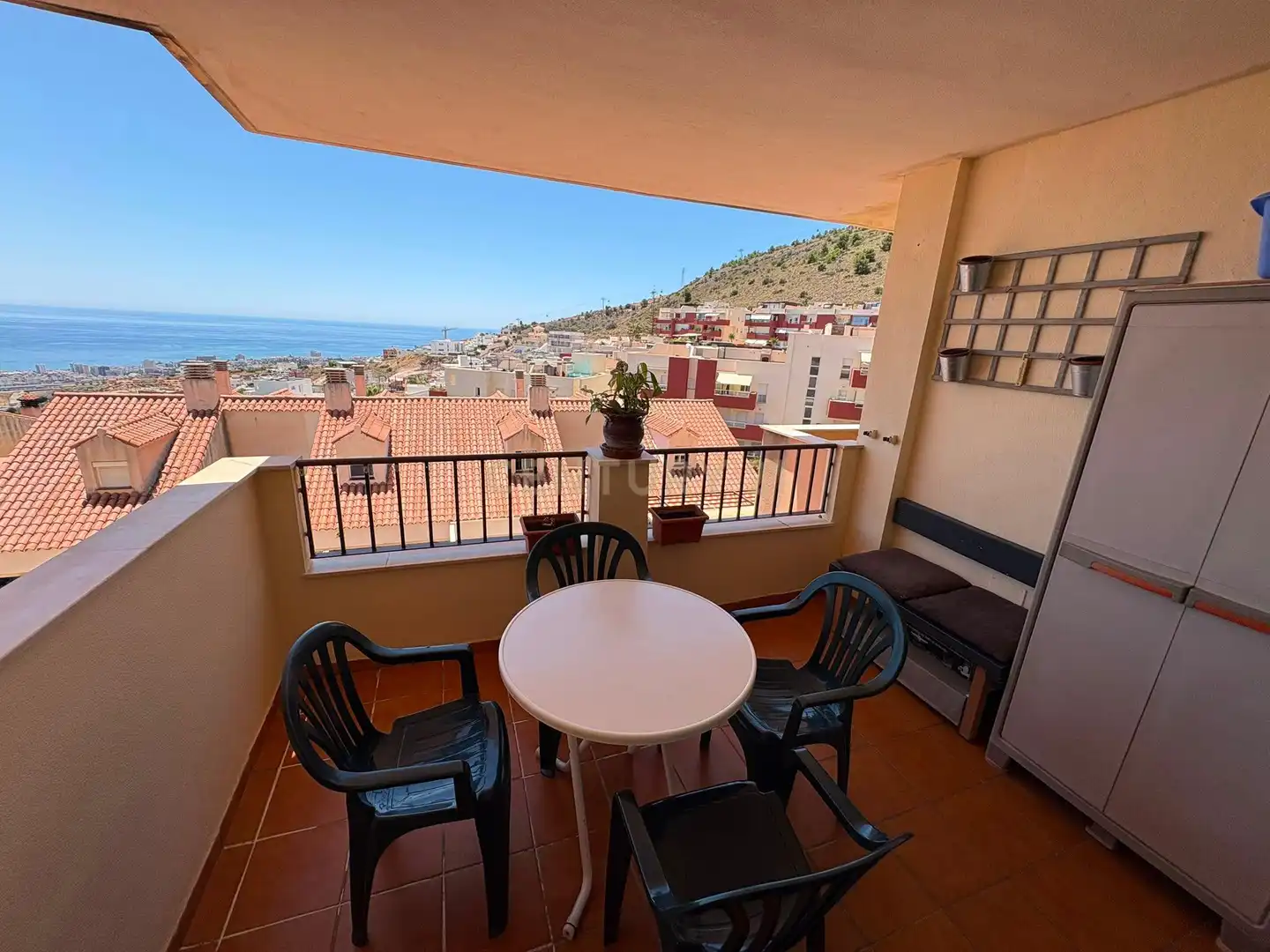 Terraza de Apartamento de alquiler en Benalmádena con Horno y Piscina comunitaria