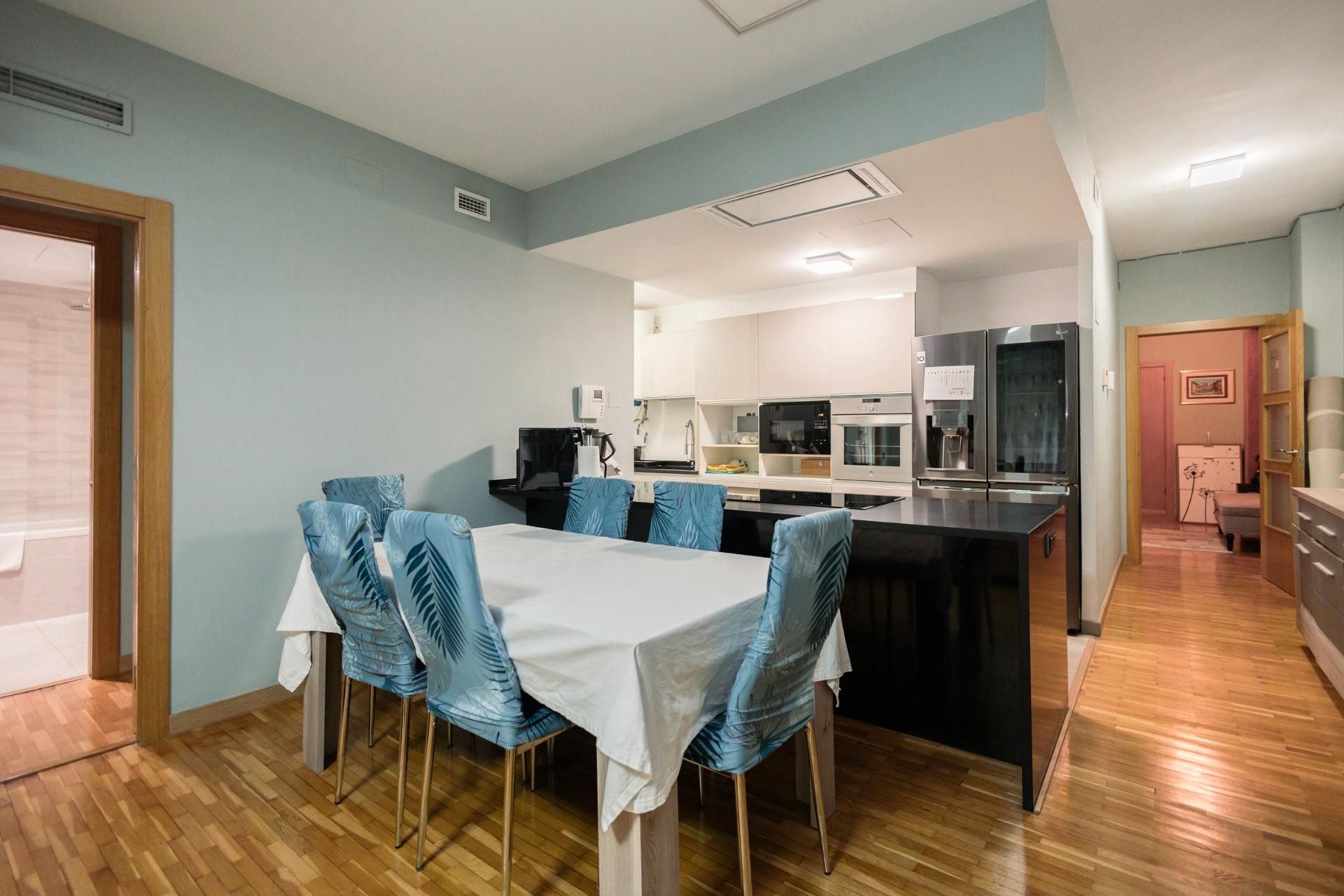 Dining room of Flat for sale in  Barcelona Capital  with Air Conditioner, Heating and Parquet flooring