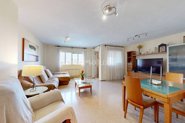 Piso en Venta en Calle Ciudad de Matanzas, 10B en Paus - Poligono San Blas