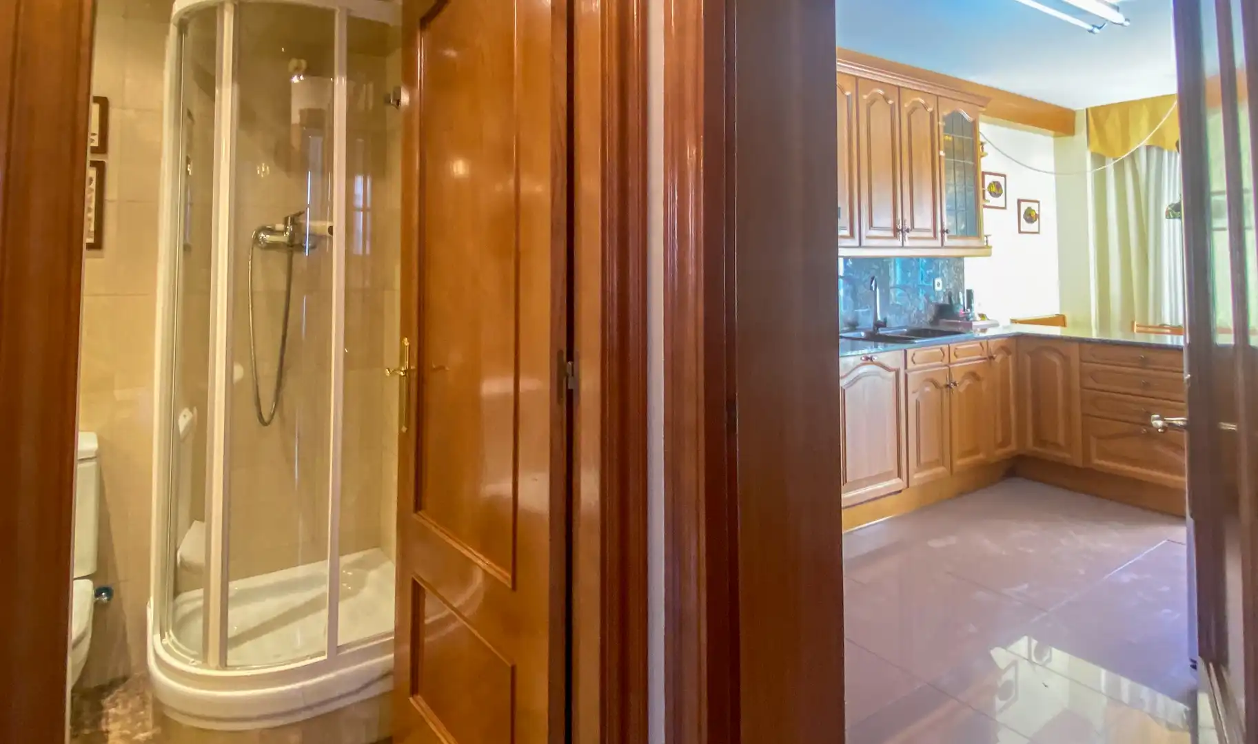 Baño de Casa adosada en venta en Cerdanyola del Vallès con Aire acondicionado, Calefacción y Jardín privado