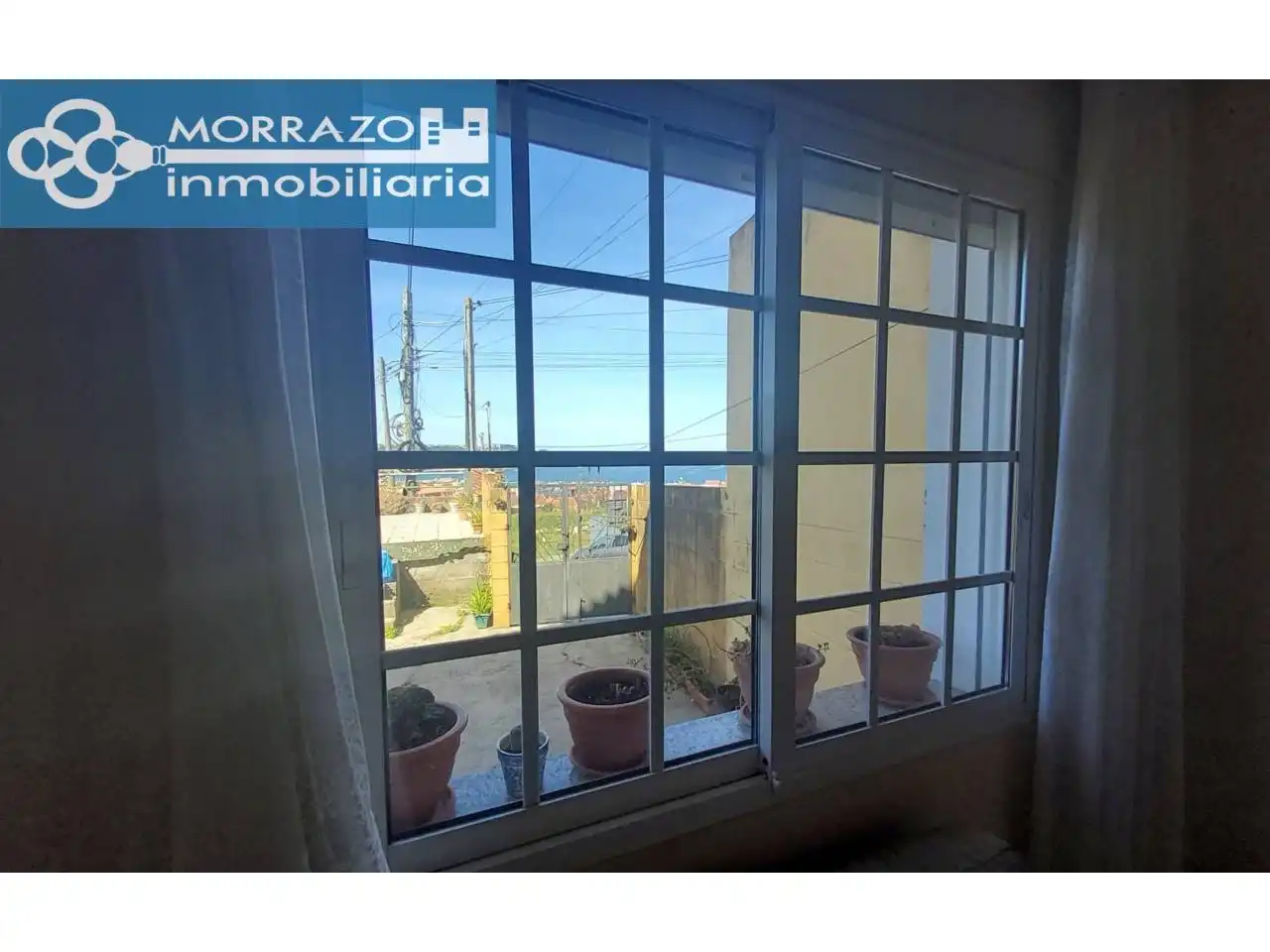 Vista exterior de Casa o xalet en venda en Bueu amb Calefacció, Parquet i Moblat