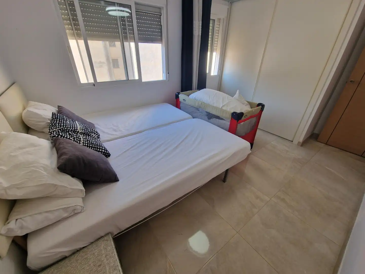 Schlafzimmer von Dachboden zum Verkauf in Águilas mit Klimaanlage und Möbliert