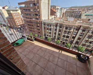 Terrassa de Pis de lloguer en  Logroño amb Calefacció, Moblat i Balcó