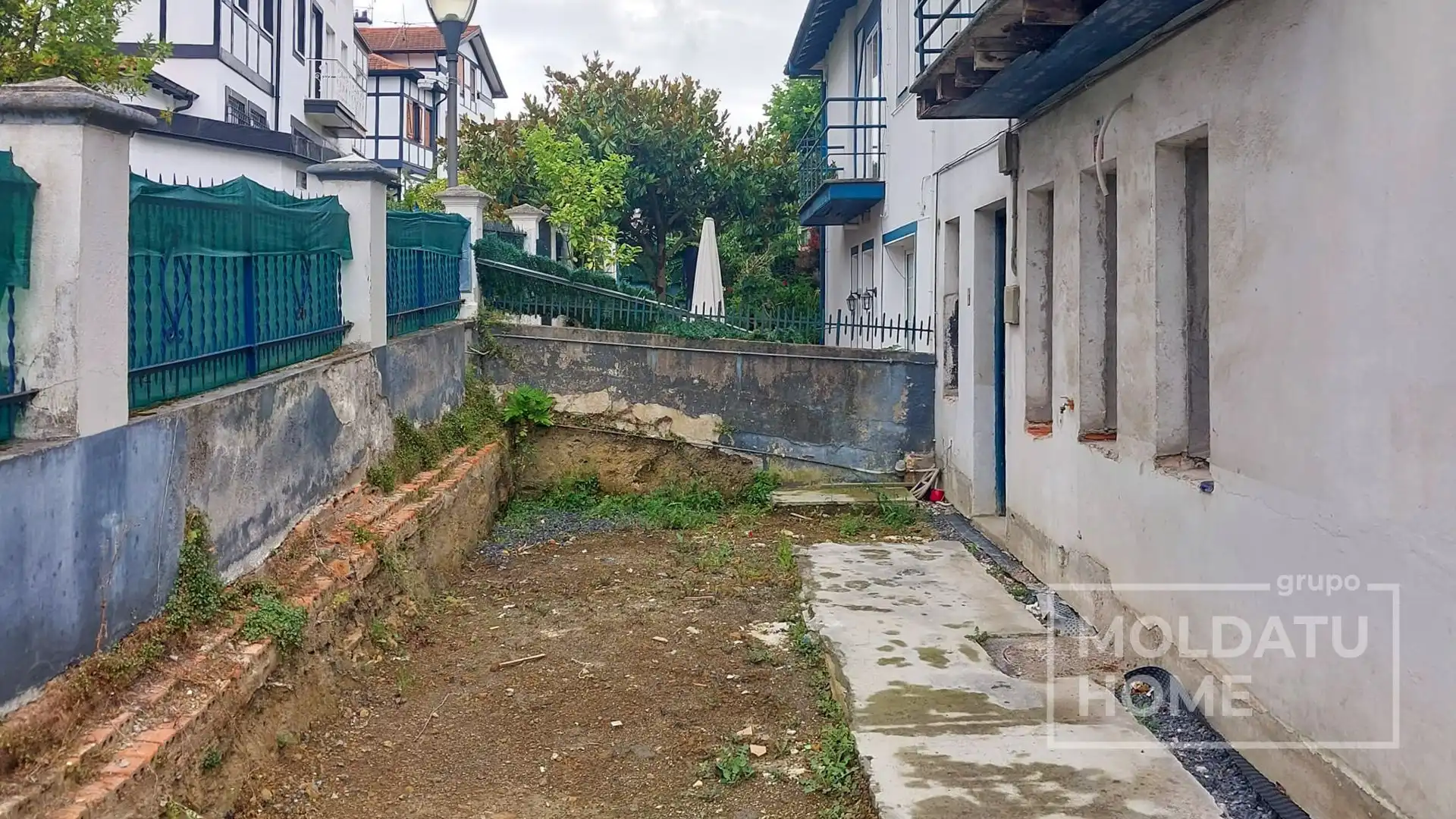 Einfamilien-Reihenhaus zum Verkauf in Bilbao  mit Klimaanlage, Heizung und Privatgarten
