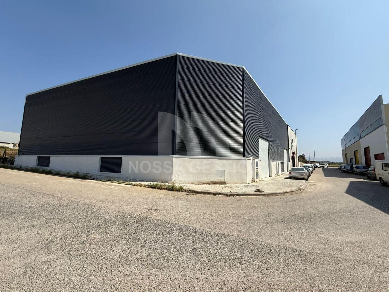 Vista exterior de Nau industrial en venda en Llíria