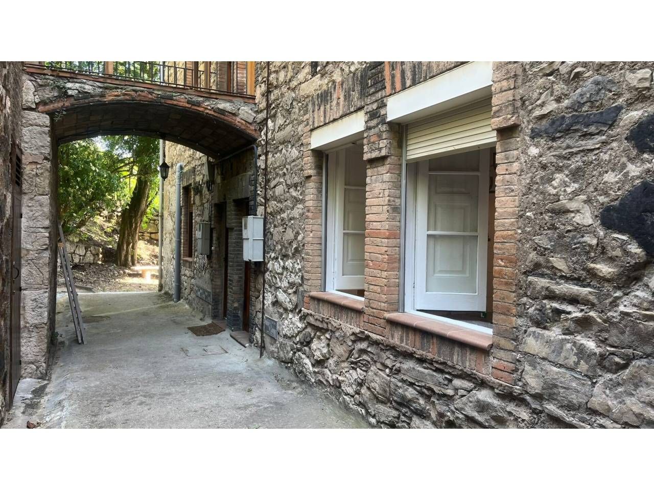 Exterior view of Flat to rent in Cercs