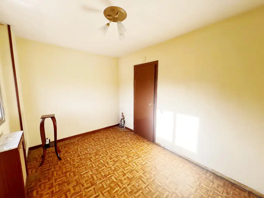 Piso en venta en Madrid con Calefacción, Parquet y Terraza