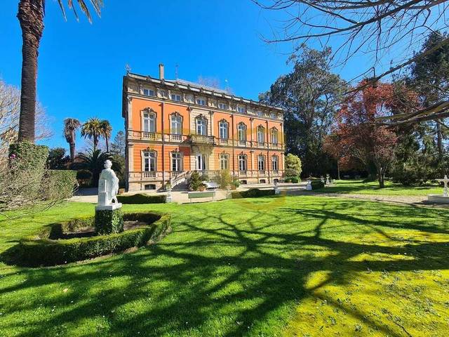 Casa-chalet en Venta en Camino Orquídeas en Somió