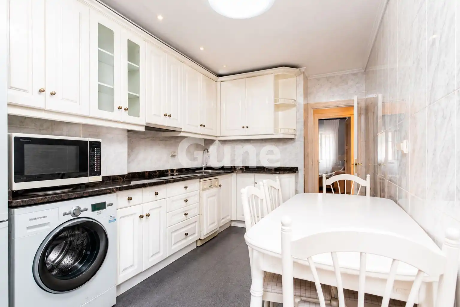 Cocina de Piso en venta en Beasain con Calefacción, Terraza y Trastero