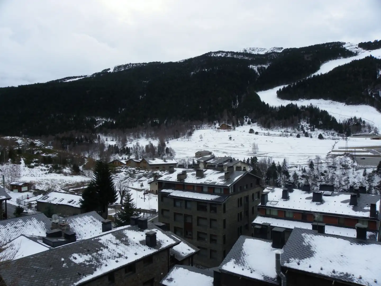 Vista exterior de Apartament en venda en Canillo amb Calefacció, Parquet i Traster