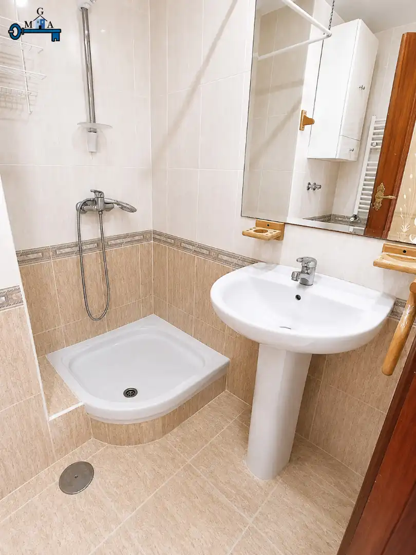 Badezimmer von Wohnungen zur Miete in Fuenlabrada mit Heizung, Möbliert und Ofen