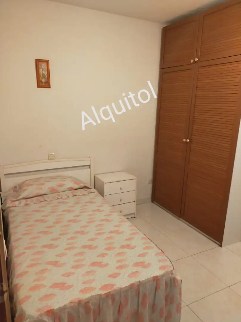 Schlafzimmer von Wohnung zur untervermieten in Toledo mit Heizung, Parkett und Möbliert